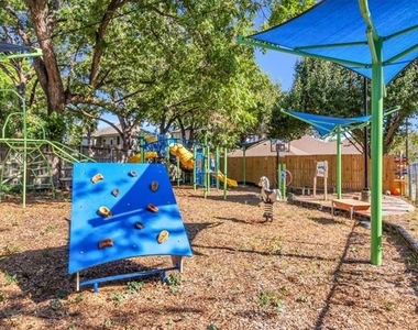 4121 Junius Street - Photo Thumbnail 6