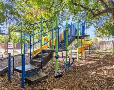 4121 Junius Street - Photo Thumbnail 4
