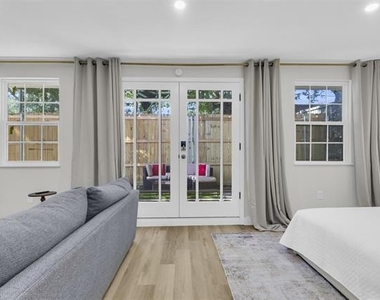 4121 Junius Street - Photo Thumbnail 7