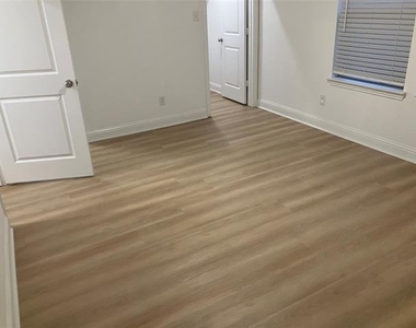 8024 Foraker Street - Photo Thumbnail 13