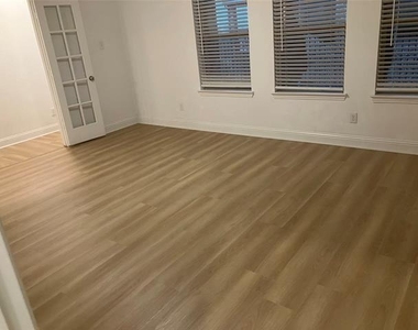 8024 Foraker Street - Photo Thumbnail 12