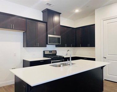 8024 Foraker Street - Photo Thumbnail 3