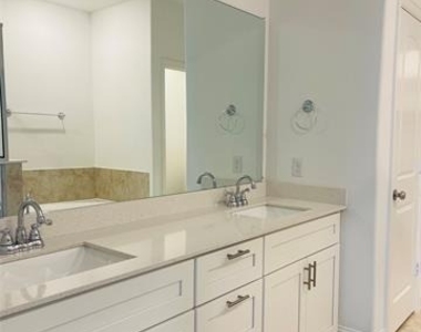 8024 Foraker Street - Photo Thumbnail 14
