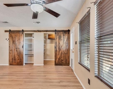 2124 Blanco Lane - Photo Thumbnail 16