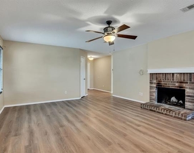 2124 Blanco Lane - Photo Thumbnail 8