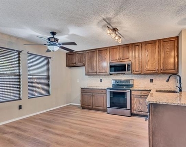 2124 Blanco Lane - Photo Thumbnail 11