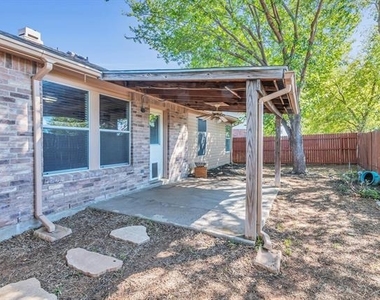 2124 Blanco Lane - Photo Thumbnail 23