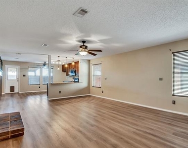 2124 Blanco Lane - Photo Thumbnail 6