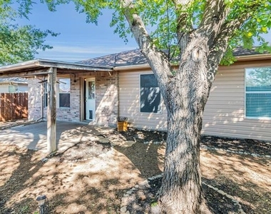 2124 Blanco Lane - Photo Thumbnail 22
