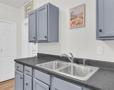 4121 Junius Street - Photo Thumbnail 28