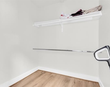 4121 Junius Street - Photo Thumbnail 10