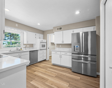 8054 E Dulcet Court - Photo Thumbnail 8