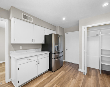 8054 E Dulcet Court - Photo Thumbnail 10