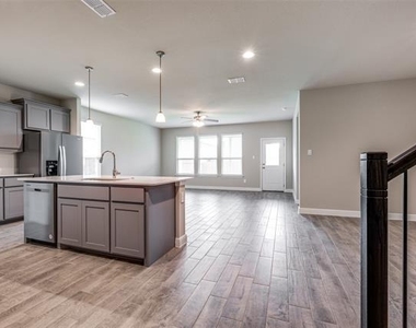 1224 Southwark Drive - Photo Thumbnail 7