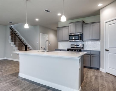 1224 Southwark Drive - Photo Thumbnail 9
