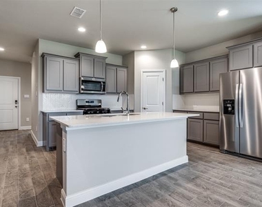 1224 Southwark Drive - Photo Thumbnail 8
