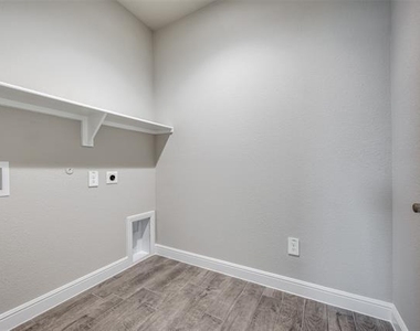 1224 Southwark Drive - Photo Thumbnail 20