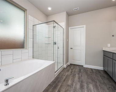 1224 Southwark Drive - Photo Thumbnail 15