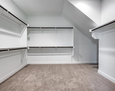 1224 Southwark Drive - Photo Thumbnail 16