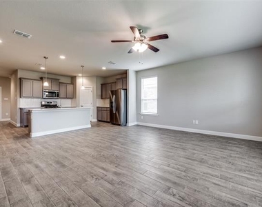1224 Southwark Drive - Photo Thumbnail 6