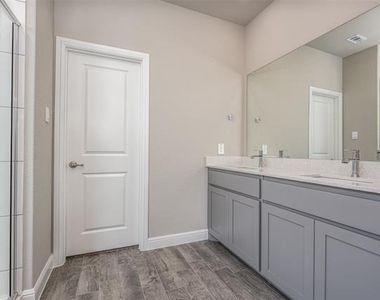 1224 Southwark Drive - Photo Thumbnail 13