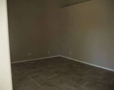 40228 N Patriot Way - Photo Thumbnail 4
