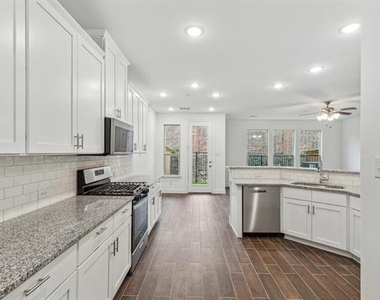 6416 Burbank Way - Photo Thumbnail 5