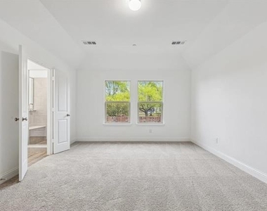 6416 Burbank Way - Photo Thumbnail 19