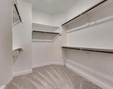 6416 Burbank Way - Photo Thumbnail 18