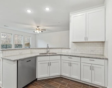 6416 Burbank Way - Photo Thumbnail 3