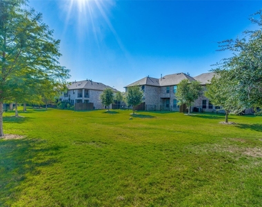 6416 Burbank Way - Photo Thumbnail 27