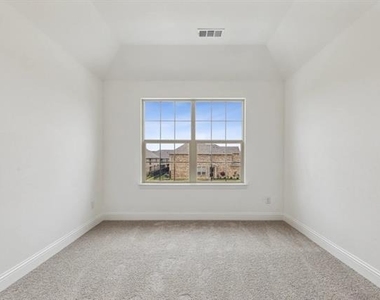 6416 Burbank Way - Photo Thumbnail 13