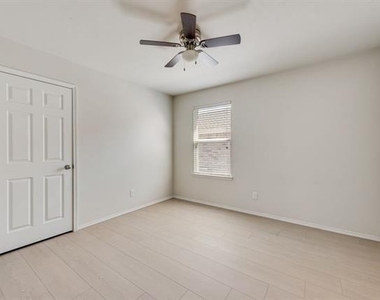 3004 Pinyon Place - Photo Thumbnail 17