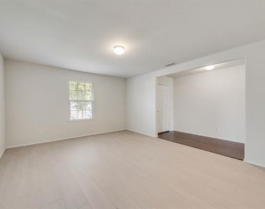 3004 Pinyon Place - Photo Thumbnail 7