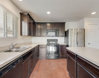 3004 Pinyon Place - Photo Thumbnail 9