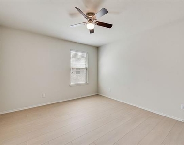 3004 Pinyon Place - Photo Thumbnail 18