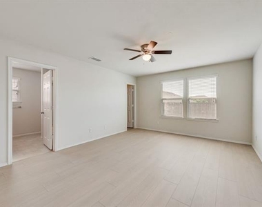 3004 Pinyon Place - Photo Thumbnail 13