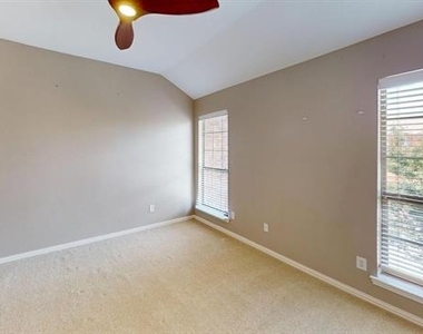 575 S Virginia Hills Drive - Photo Thumbnail 12