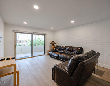 6824 E 2nd Street - Photo Thumbnail 5