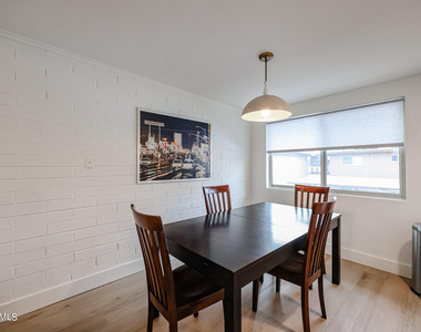 6824 E 2nd Street - Photo Thumbnail 7