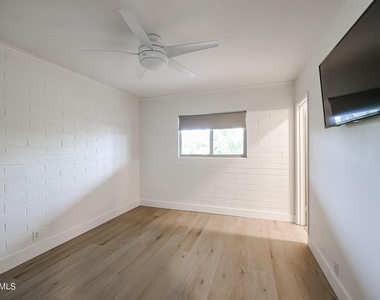 6824 E 2nd Street - Photo Thumbnail 17