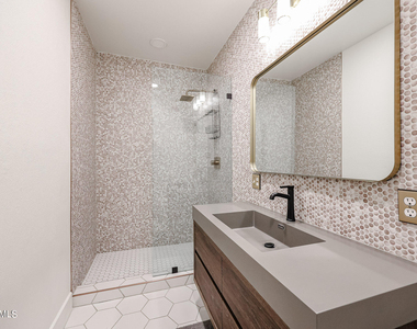 6824 E 2nd Street - Photo Thumbnail 19