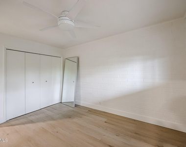 6824 E 2nd Street - Photo Thumbnail 18