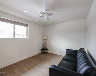 6824 E 2nd Street - Photo Thumbnail 12