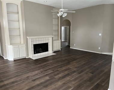918 Morningside Lane - Photo Thumbnail 5