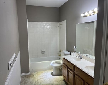 918 Morningside Lane - Photo Thumbnail 10