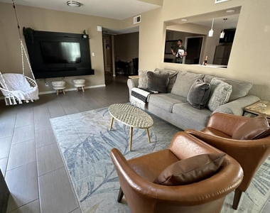 307 E Embassy Street - Photo Thumbnail 6