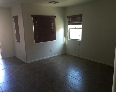 306 S Cactus Street - Photo Thumbnail 7