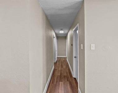 924 Meadow Mead Drive - Photo Thumbnail 10