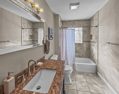 924 Meadow Mead Drive - Photo Thumbnail 14